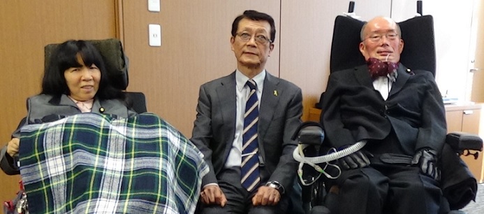 木村さん、舩後さん、藤井代表の写真
